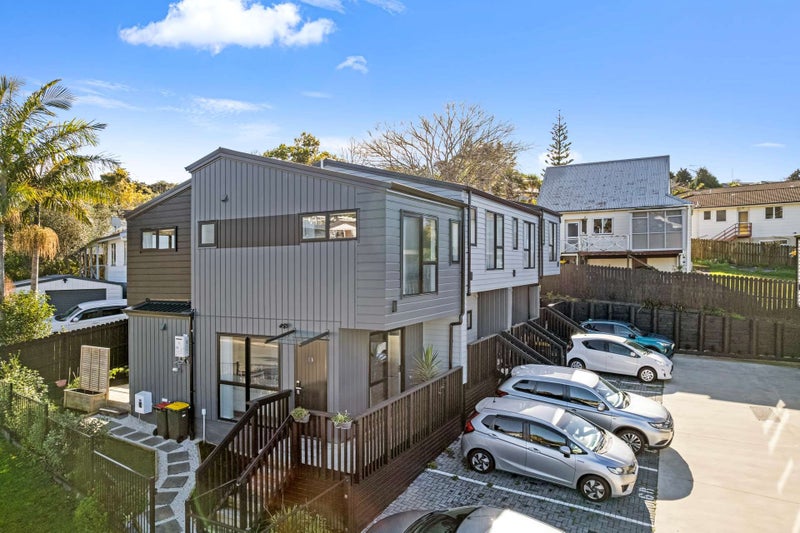 1B Tacitus Place, Totara Vale, Auckland - Carousel 1