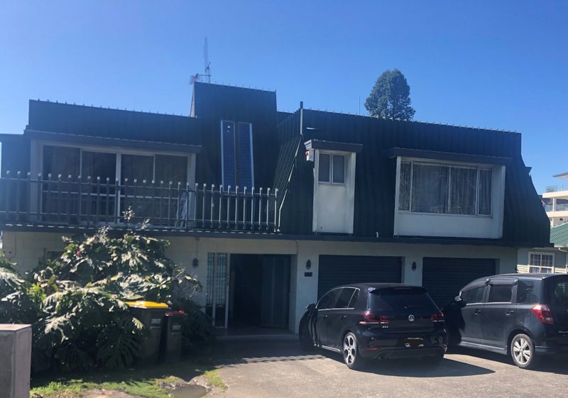 1/2 Ruakiwi Road, Hamilton Lake, Hamilton - Carousel 1