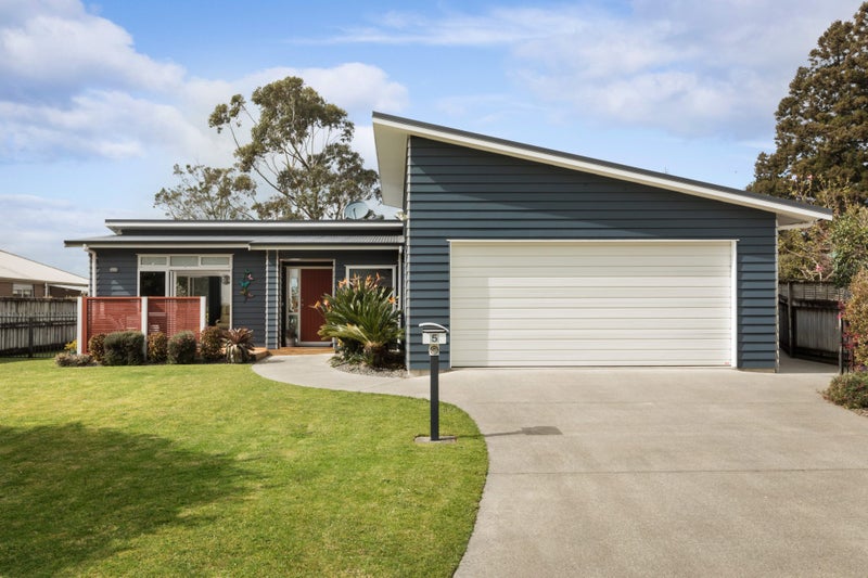 5 Settlers Drive, Waihi, Waihi - Carousel 1