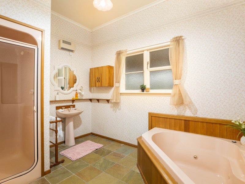 51 Record Street, Fitzroy, New Plymouth - Carousel 26