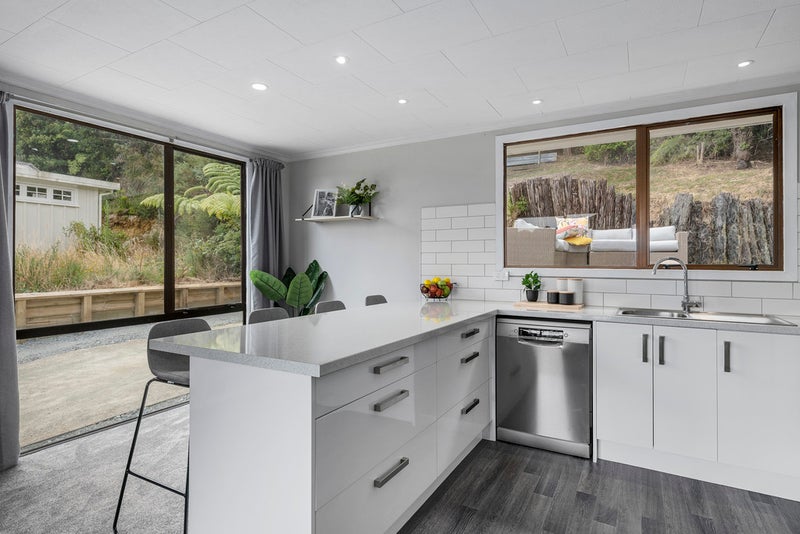 235 Rata Street, Naenae, Lower Hutt - Carousel 1