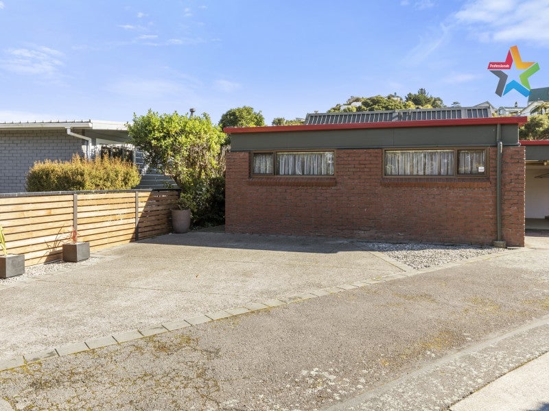 1/25 City View Grove, Harbour View, Lower Hutt - Carousel 2