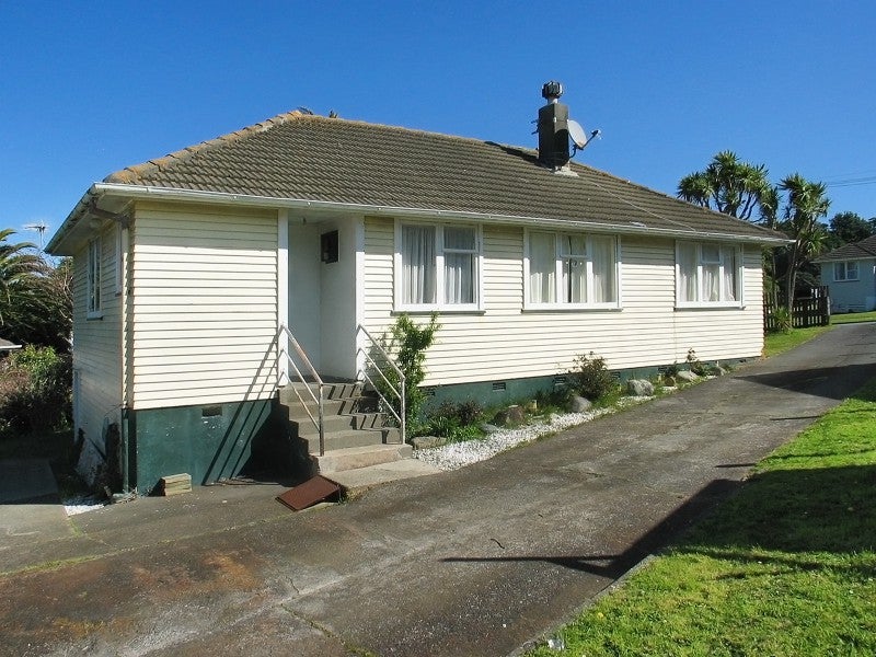 6 Paenui Street, Titahi Bay, Porirua - Carousel 1