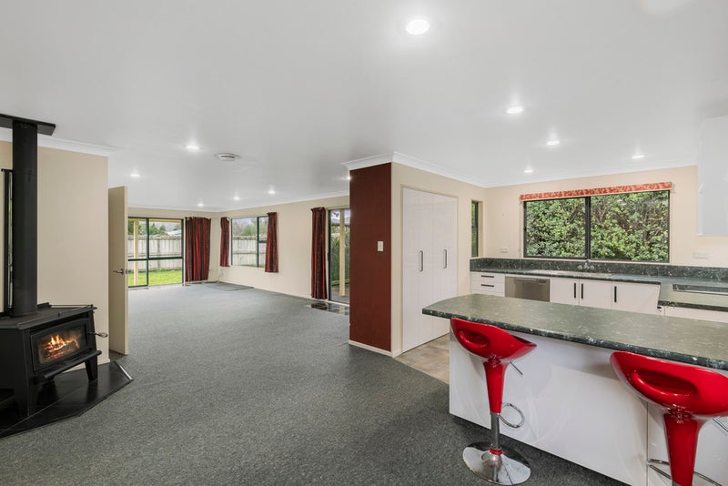 11 Concord Street, Wainuiomata, Lower Hutt - Carousel 2