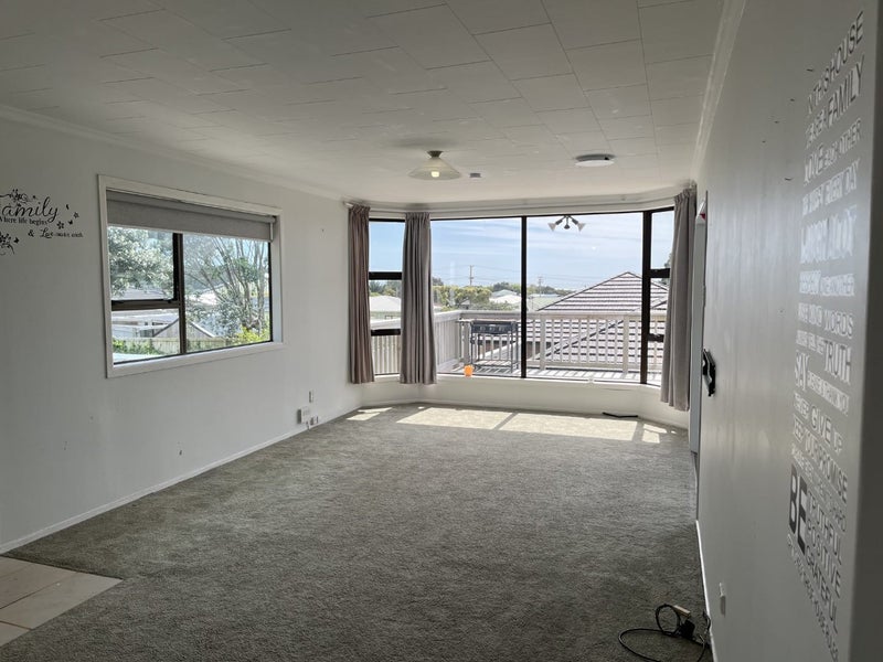 3 Mount View Place, Spotswood, New Plymouth - Carousel 2