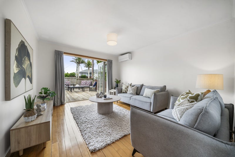 1/15 Tane Street, New Lynn, Auckland - Carousel 1