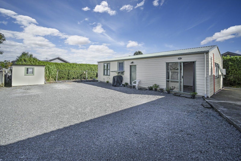 803 Collinge Road, Mayfair, Hastings - Carousel 2