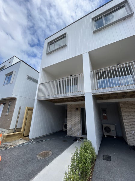 21 Ngae Place, Mangere East, Auckland - Carousel 1