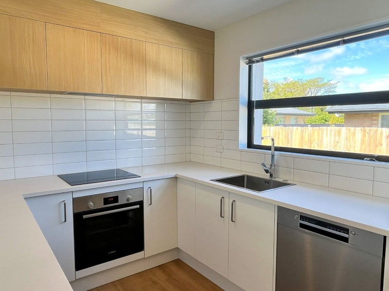 2/42 Sails Street, Papanui, Christchurch - Carousel 2