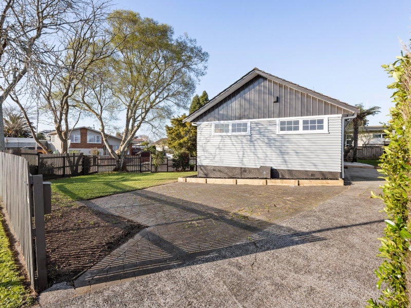 26 Deanwell Avenue, Deanwell, Hamilton - Carousel 3