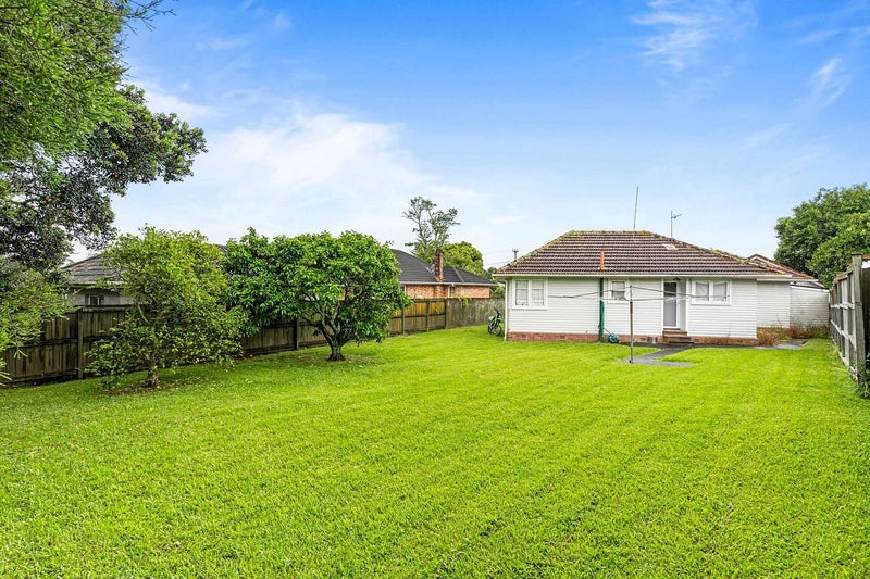 47 Neil Avenue, Te Atatu Peninsula, Auckland - Carousel 2