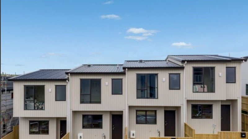 24 Adamson Road, Flat Bush, Auckland - Carousel 1