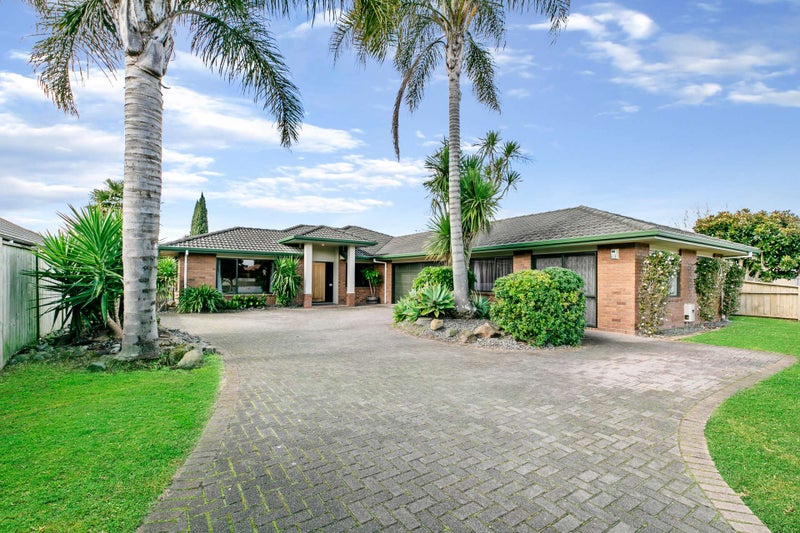 13 Lockhart Place, Rototuna, Hamilton - Carousel 1