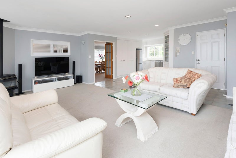 14 Chisbury Terrace, Shelly Park, Auckland - Carousel 2