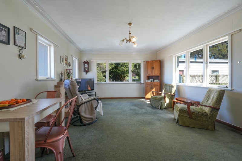 55 Miro Street, New Lynn, Auckland - Carousel 2