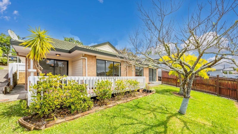 19 Lanier Place, Glendene, Auckland - Carousel 1