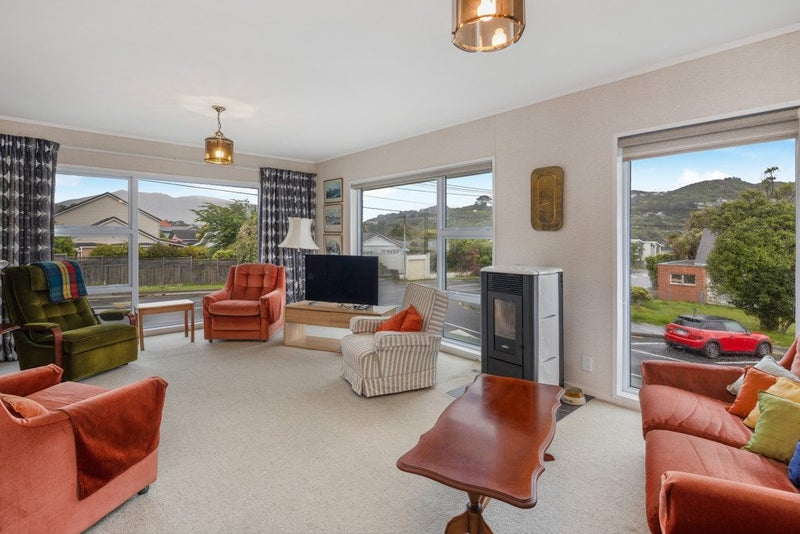 2/17 Lewer Street, Karori, Wellington - Carousel 2
