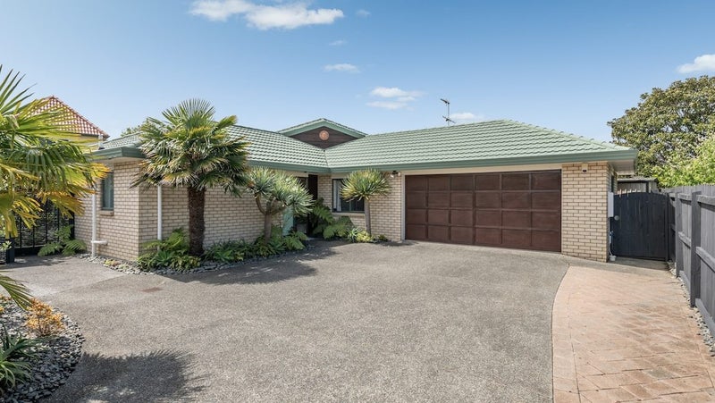 8 Nier Place, East Tamaki Heights, Auckland - Carousel 1