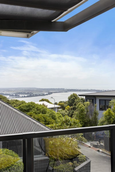 2/135 Soleares Avenue, Mount Pleasant, Christchurch - Carousel 24