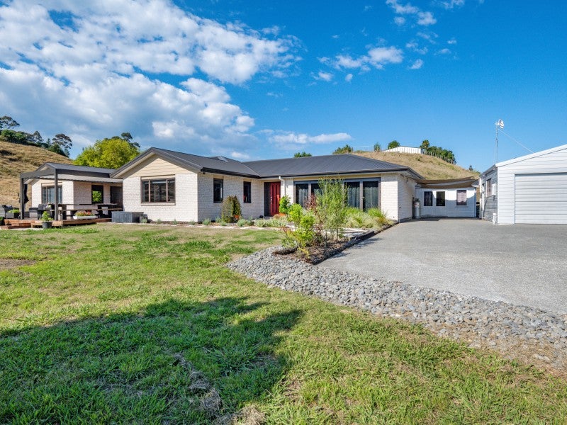 25 Nilgiri Road, Poraiti, Napier - Carousel 1