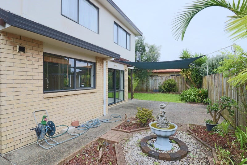15 Erne Crescent, East Tamaki, Auckland - Carousel 2