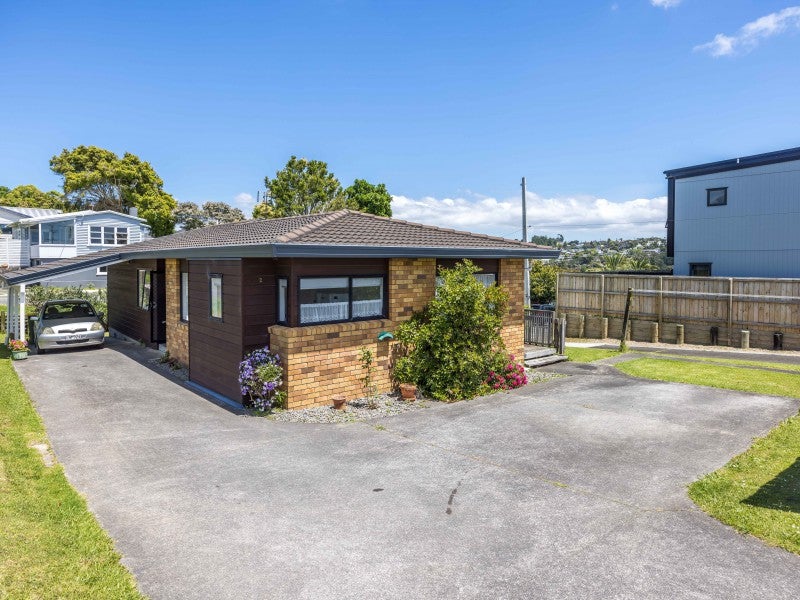 2/32 Kaipatiki Road, Glenfield, Auckland - Carousel 2