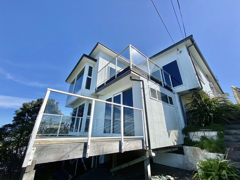30 Alexandra Road, Hataitai, Wellington - Carousel 1