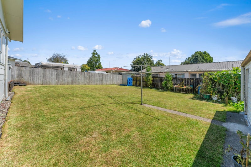 20 Dingadee Street, Welcome Bay, Tauranga - Carousel 2