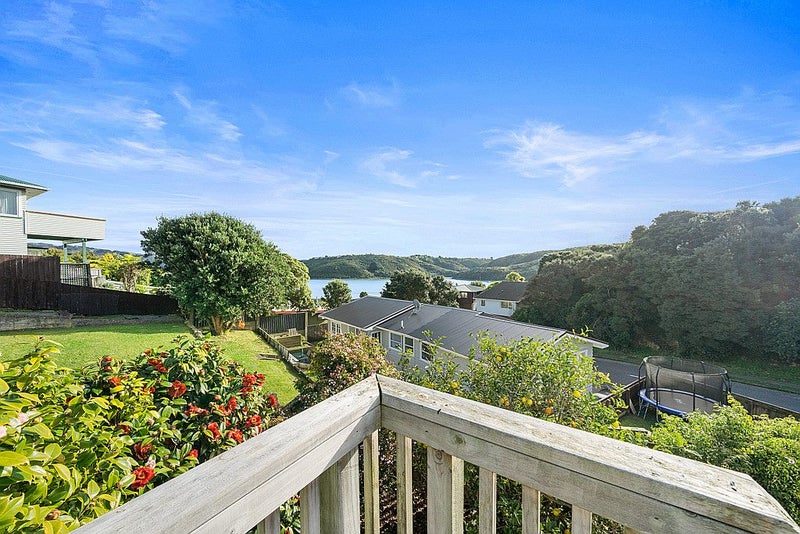 2 Annan Grove, Papakowhai, Porirua - Carousel 2