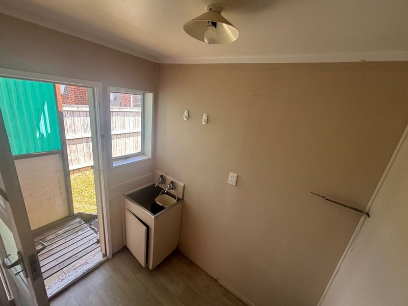 2/8 Darlington Place, Glendene, Auckland - Carousel 10