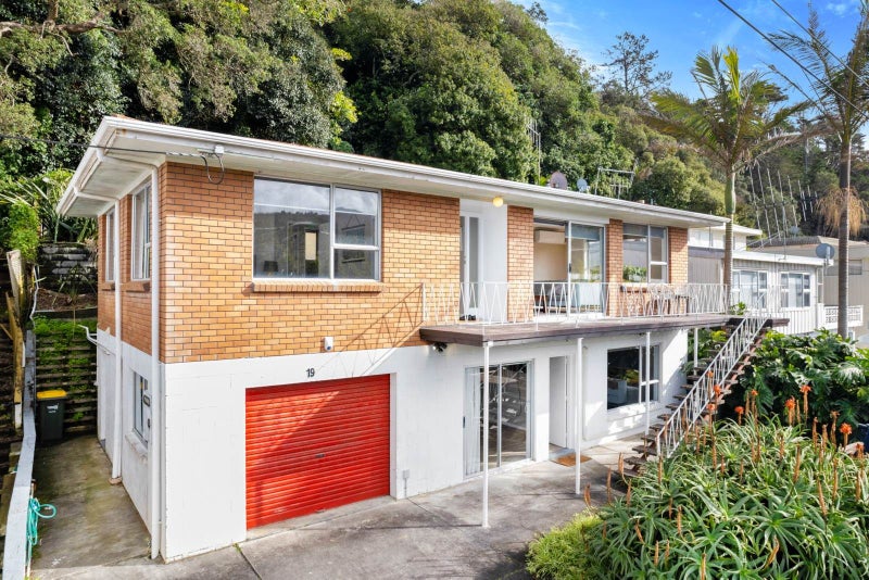 19 Waiwera Place, Waiwera, Orewa - Carousel 2