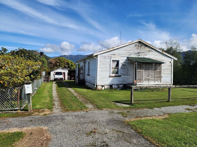 20 Brodie Street, Blackball, Greymouth - Carousel 14
