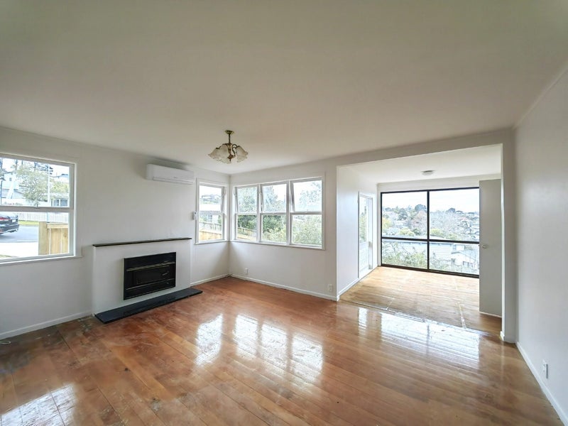 11 Cypress Place, Sunnynook, Auckland - Carousel 1