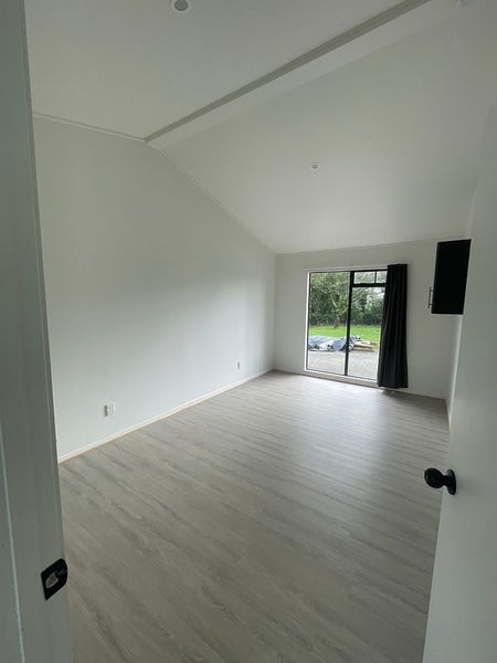 8 Hailes Road, Whenuapai, Auckland - Carousel 8