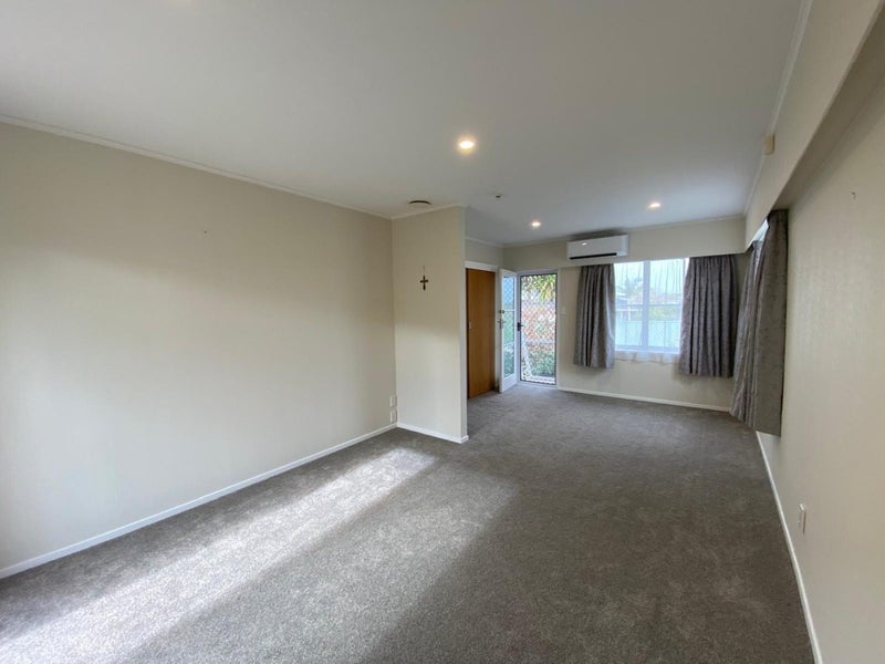 2/15 O'halloran Road, Howick, Auckland - Carousel 2