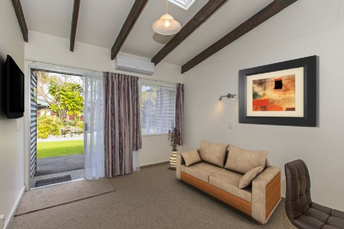 8/758 High ST, BOULCOTT, LOWER HUTT - Carousel 1