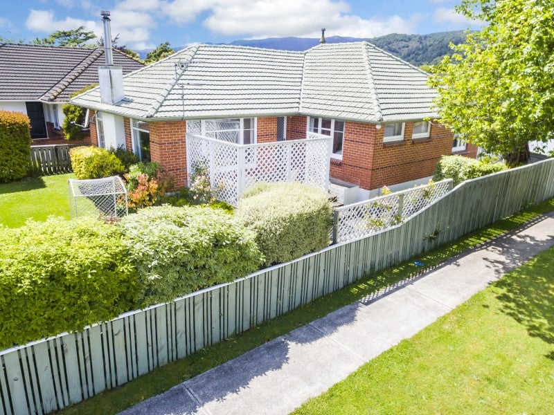 542 Fergusson Drive, Trentham, Upper Hutt - Carousel 1