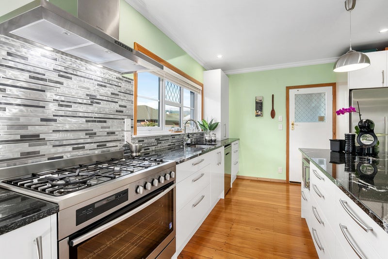18 Victoria Street, Ebdentown, Upper Hutt - Carousel 2