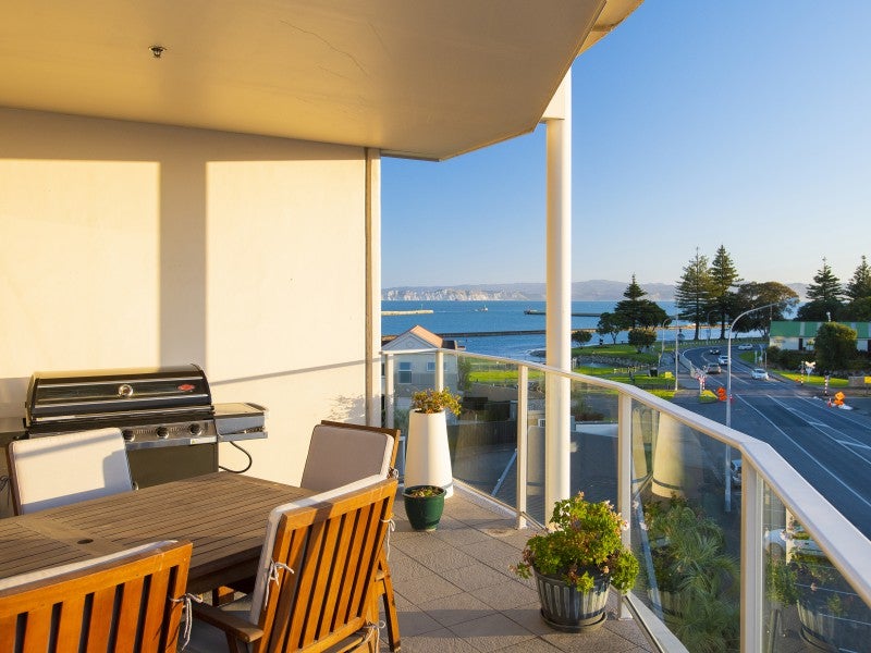 14/90 Customhouse Street, Gisborne, Gisborne - Carousel 1