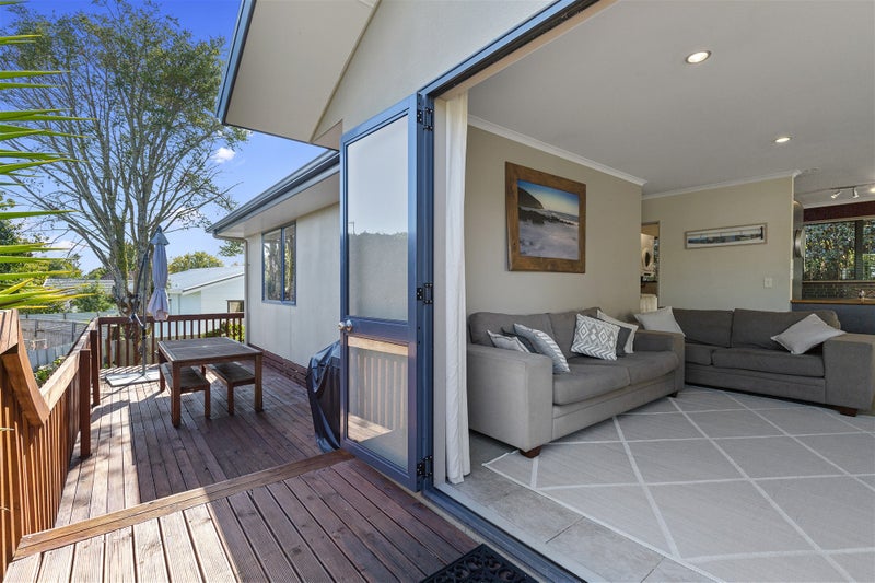 4A Holden Avenue, Forest Lake, Hamilton - Carousel 1