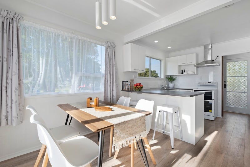 1/3 Tyndrum Place, Highland Park, Auckland - Carousel 2