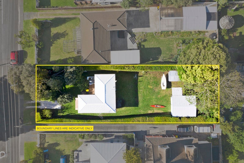 87 Ladies Mile, Manly, Whangaparaoa - Carousel 1