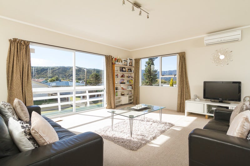 35 Kairanga Crescent, Wainuiomata, Lower Hutt - Carousel 1