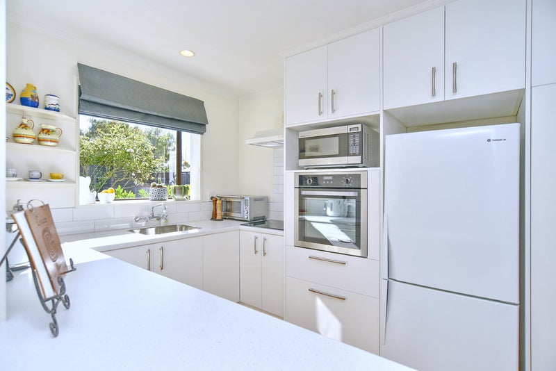 2/291 Memorial Avenue, Burnside, Christchurch - Carousel 2