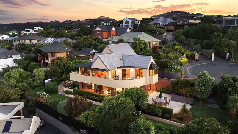 9 Blencathra Place, Westmorland, Christchurch - Carousel 1