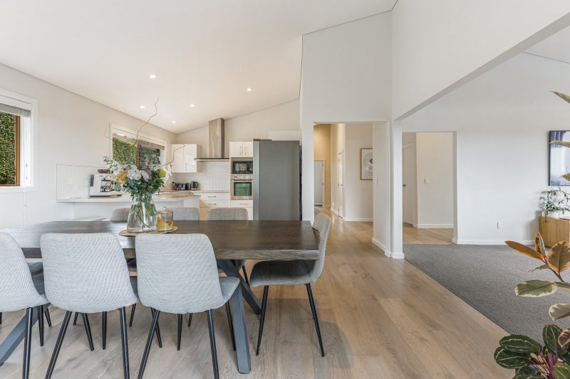 20 Surville Place, Mairangi Bay, Auckland - Carousel 2