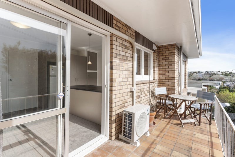 1/120 Orakei Road, Remuera, Auckland - Carousel 1