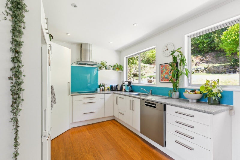 18 Canterbury Street, Karori, Wellington - Carousel 2