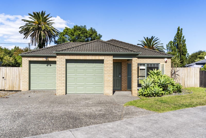 319D Royal Road, Massey, Auckland - Carousel 1