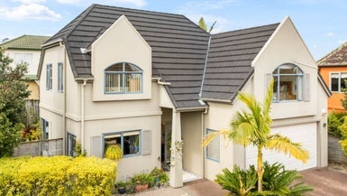 19E Claremont Way, East Tamaki Heights, Auckland - Carousel 1